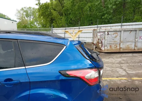 2017 Ford Escape Se z USA, uszkodzony, nr VIN 1FMCU9GD4HUD43490